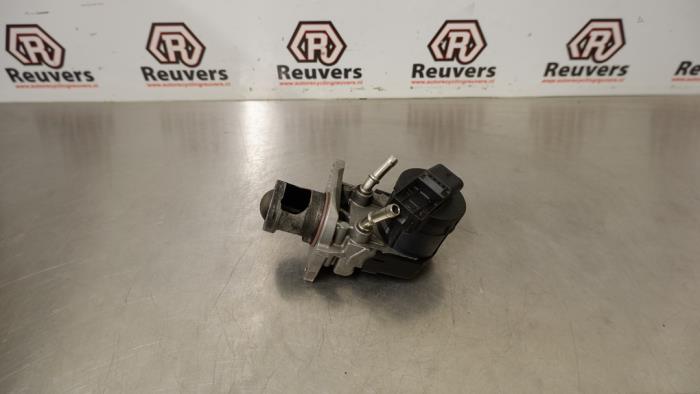 Gebrauchte AGR Ventil BMW 1 serie (E81) 118d 16V Preis € 40,00 Margenregelung angeboten von Autorecycling Reuvers B.V.