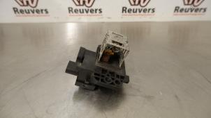 Used Cooling fan resistor Renault Twingo III (AH) 0.9 Energy TCE 90 12V Price € 15,00 Margin scheme offered by Autorecycling Reuvers B.V.