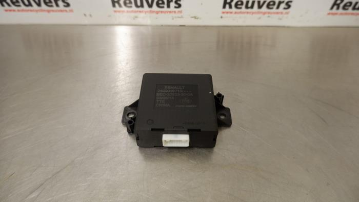 Usados Módulo PDC Renault Twingo III (AH) 0.9 Energy TCE 90 12V Precio € 75,00 Norma de margen ofrecido por Autorecycling Reuvers B.V.