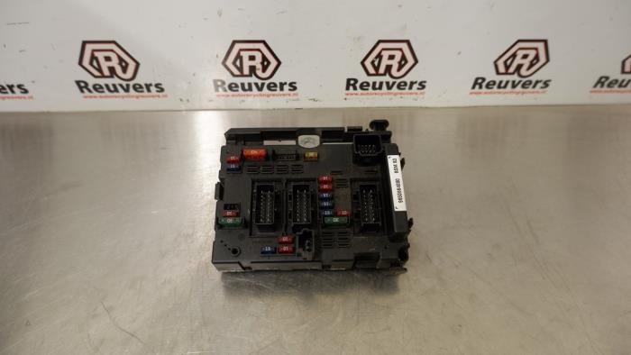 Peugeot 206 Fuse boxes stock | ProxyParts.com