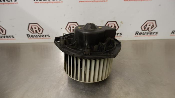 Heating and ventilation fan motor from a Iveco New Daily III 35C12V,S12V 2005