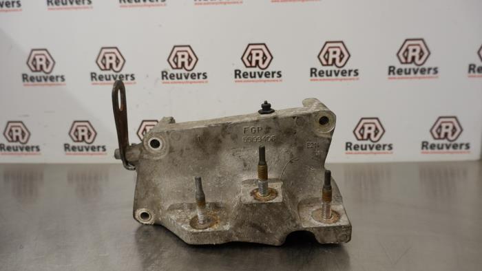 Usagé Support moteur Suzuki Swift (ZA/ZC/ZD1/2/3/9) 1.3 D 16V Prix € 25,00 Règlement à la marge proposé par Autorecycling Reuvers B.V.