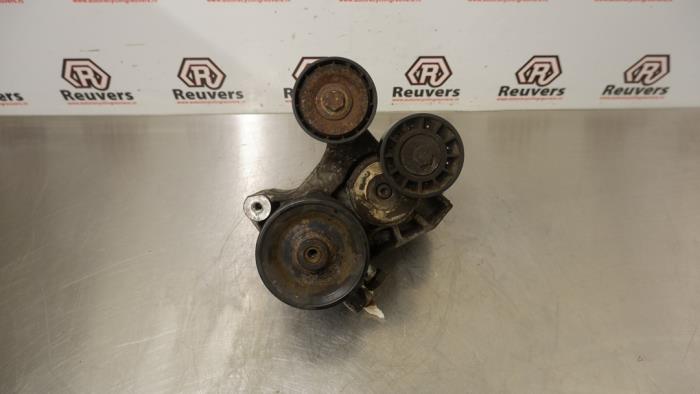 Usagé Pompe de direction Iveco New Daily III 35C12V,S12V Prix € 60,00 Règlement à la marge proposé par Autorecycling Reuvers B.V.