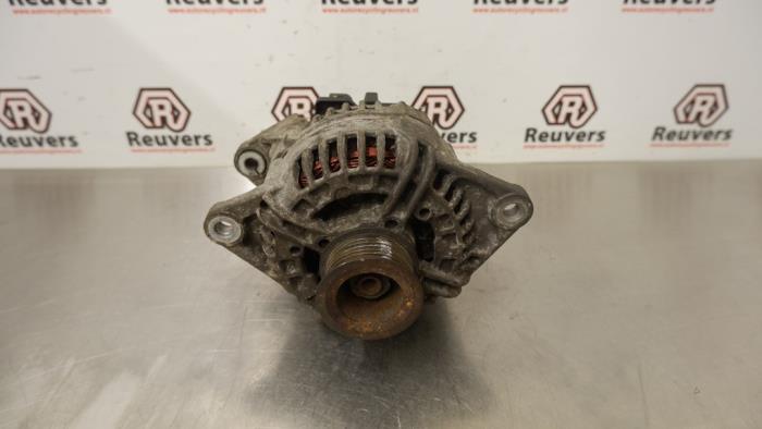 Gebrauchte Dynamo Iveco New Daily III 35C12V,S12V Preis € 50,00 Margenregelung angeboten von Autorecycling Reuvers B.V.