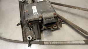 Handbremse Motor van een Opel Insignia 2.0 CDTI 16V 160 Ecotec 2011