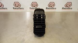 Used Dashboard vent Toyota Prius (NHW20) 1.5 16V Price € 15,00 Margin scheme offered by Autorecycling Reuvers B.V.