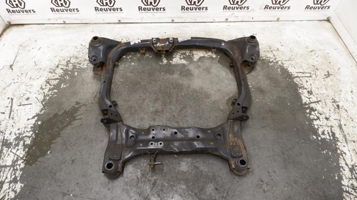 Usados Subchasis Kia Pro cee'd (EDB3) 1.6 CVVT 16V Precio € 60,00 Norma de margen ofrecido por Autorecycling Reuvers B.V.