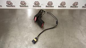 Used Rear seatbelt buckle, right Peugeot 207 SW (WE/WU) 1.6 16V Price € 20,00 Margin scheme offered by Autorecycling Reuvers B.V.
