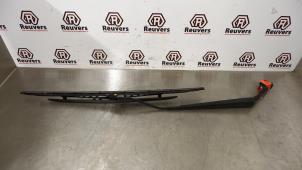 Used Front wiper arm Mazda 5 (CR19) 1.8i 16V Price € 10,00 Margin scheme offered by Autorecycling Reuvers B.V.