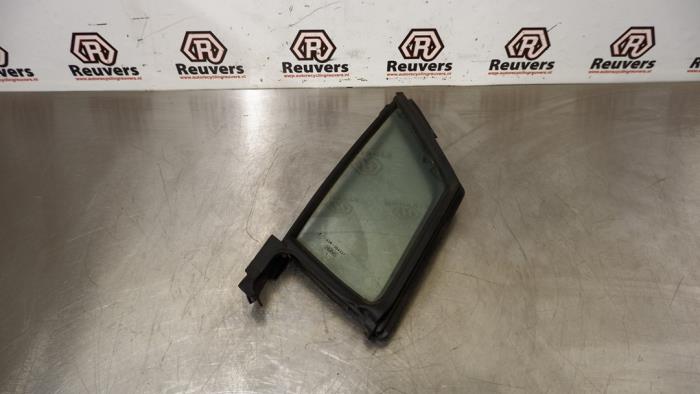 Usados Ventanilla triangular derecha delante Opel Agila (B) 1.2 16V Precio € 25,00 Norma de margen ofrecido por Autorecycling Reuvers B.V.