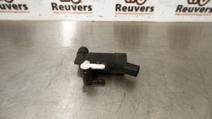 Used Windscreen washer pump Ford Focus 3 1.0 Ti-VCT EcoBoost 12V 100 Price € 10,00 Margin scheme offered by Autorecycling Reuvers B.V.