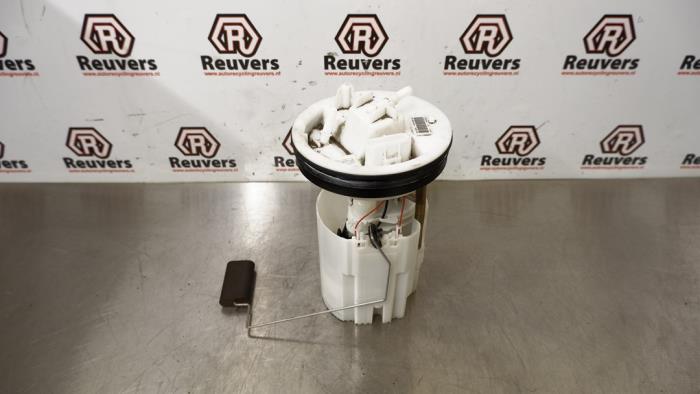 Usagé Pompe carburant électrique Ford Focus 3 1.0 Ti-VCT EcoBoost 12V 100 Prix € 40,00 Règlement à la marge proposé par Autorecycling Reuvers B.V.
