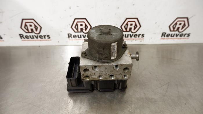 Begagnade ABS-pump Mini Mini (R56) 1.6 16V Cooper Pris € 100,00 Marginaltabell erbjuds av Autorecycling Reuvers B.V.