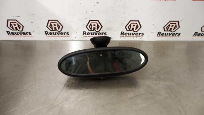 Usados Retrovisor interior Mini Mini (R56) 1.6 16V Cooper Precio € 30,00 Norma de margen ofrecido por Autorecycling Reuvers B.V.