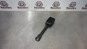 Used Front seatbelt buckle, right Peugeot 307 CC (3B) 2.0 16V Price € 10,00 Margin scheme offered by Autorecycling Reuvers B.V.