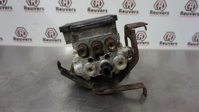 Usagé Bloc ABS Chevrolet Chevy/Sportsvan G20 Standard Cargo 6.5 V8 Turbo Diesel Prix € 75,00 Règlement à la marge proposé par Autorecycling Reuvers B.V.