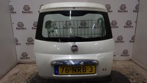 Używane Tylna klapa Fiat 500 (312) 1.2 Cena € 100,00 Procedura marży oferowane przez Autorecycling Reuvers B.V.