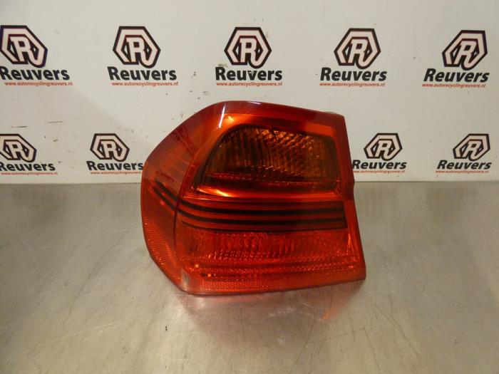 Taillight, left from a BMW 3 serie (E90) 320Si 16V 2006