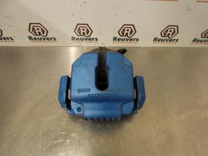 Used Front brake calliper, right BMW 3 serie (E90) 320Si 16V Price € 30,00 Margin scheme offered by Autorecycling Reuvers B.V.