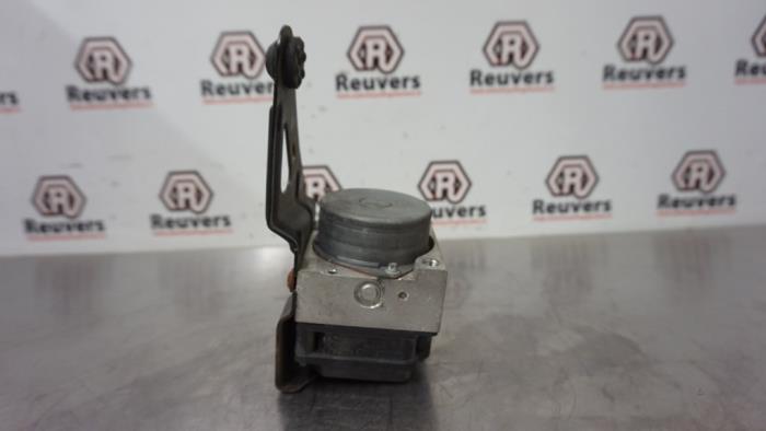 Usagé Pompe ABS Renault Kangoo Express (FW) 1.5 dCi 70 Prix € 150,00 Règlement à la marge proposé par Autorecycling Reuvers B.V.