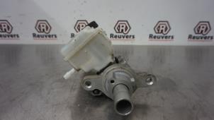 Usagé Cylindre de frein principal Renault Kangoo Express (FW) 1.5 dCi 70 Prix € 45,00 Règlement à la marge proposé par Autorecycling Reuvers B.V.