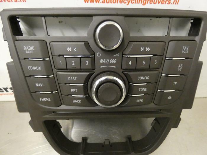 Radiobedienfeld van een Opel Meriva 1.4 Turbo 16V Ecotec 2012