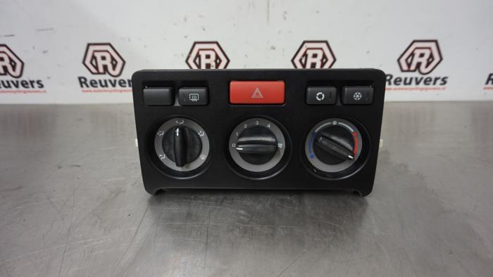 Begagnade Klimatpanel Landrover Freelander Hard Top 1.8 16V Pris € 50,00 Marginaltabell erbjuds av Autorecycling Reuvers B.V.