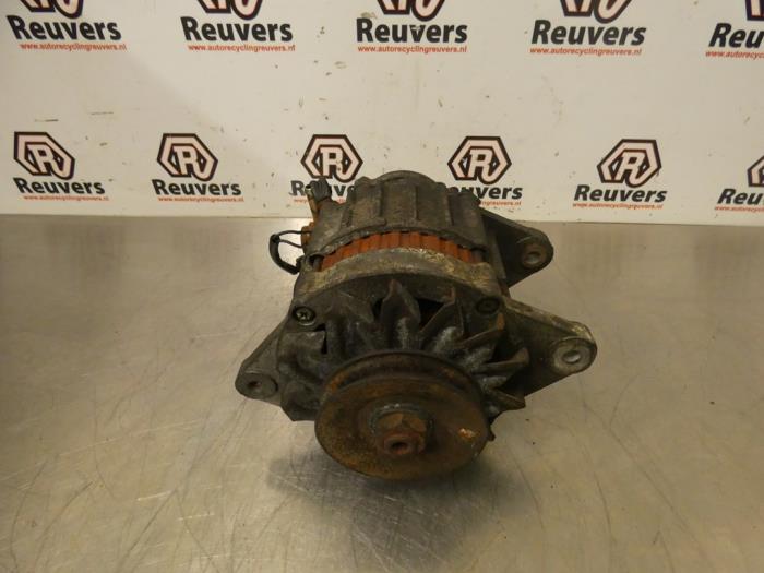 Gebrauchte Dynamo Nissan Trade 3.0 TDI 100 Preis € 60,00 Margenregelung angeboten von Autorecycling Reuvers B.V.
