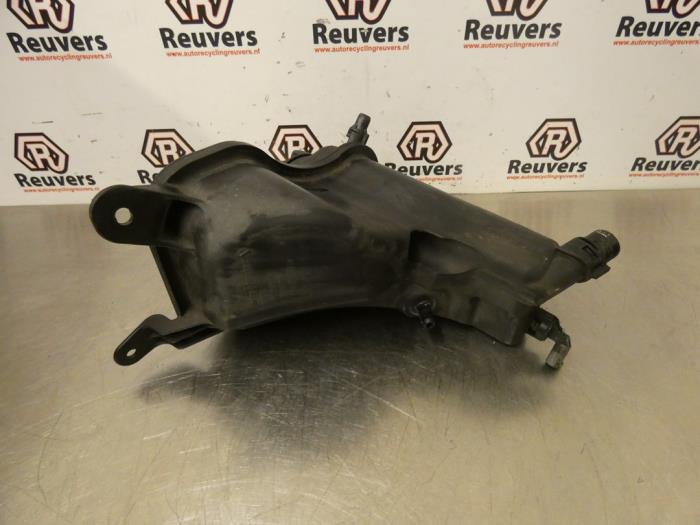 Expansion vessel from a BMW 3 serie Touring (E91) 318i 16V 2007