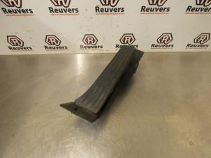 Used Accelerator pedal BMW 3 serie Touring (E91) 318i 16V Price € 20,00 Margin scheme offered by Autorecycling Reuvers B.V.