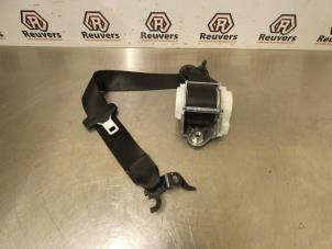 Used Front seatbelt, right BMW 3 serie Touring (E91) 318i 16V Price € 35,00 Margin scheme offered by Autorecycling Reuvers B.V.