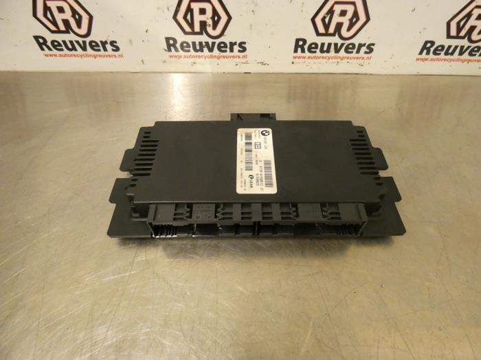 Usagé Ordinateur éclairage BMW 3 serie Touring (E91) 318i 16V Prix € 75,00 Règlement à la marge proposé par Autorecycling Reuvers B.V.