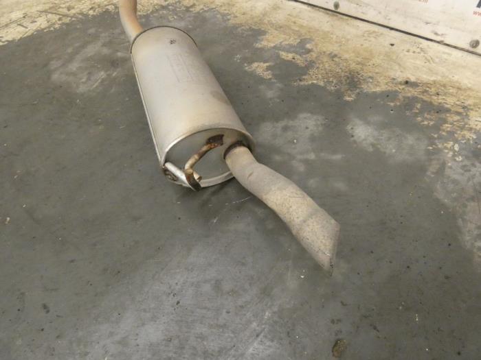 Exhaust rear silencer from a Toyota Yaris Verso (P2) 1.5 16V 2001