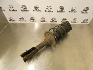 Used Front shock absorber rod, right Toyota Yaris Verso (P2) 1.5 16V Price € 35,00 Margin scheme offered by Autorecycling Reuvers B.V.