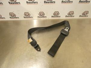 Used Rear seatbelt, centre Toyota Yaris Verso (P2) 1.5 16V Price € 20,00 Margin scheme offered by Autorecycling Reuvers B.V.