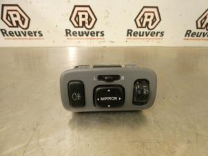 Used Mirror switch Toyota Yaris Verso (P2) 1.5 16V Price € 20,00 Margin scheme offered by Autorecycling Reuvers B.V.