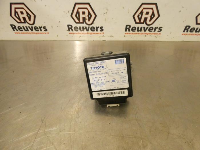 Używane Modul keyless vehicle Toyota Yaris Verso (P2) 1.5 16V Cena € 25,00 Procedura marży oferowane przez Autorecycling Reuvers B.V.