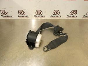 Used Rear seatbelt, right Toyota Yaris Verso (P2) 1.5 16V Price € 35,00 Margin scheme offered by Autorecycling Reuvers B.V.