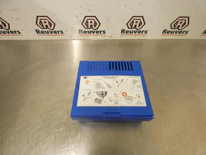 Begagnade Däckpump Mini Mini Pris € 35,00 Marginaltabell erbjuds av Autorecycling Reuvers B.V.