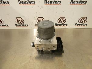 Used ABS pump Peugeot 3008 I (0U/HU) 1.6 16V THP 155 Price € 150,00 Margin scheme offered by Autorecycling Reuvers B.V.