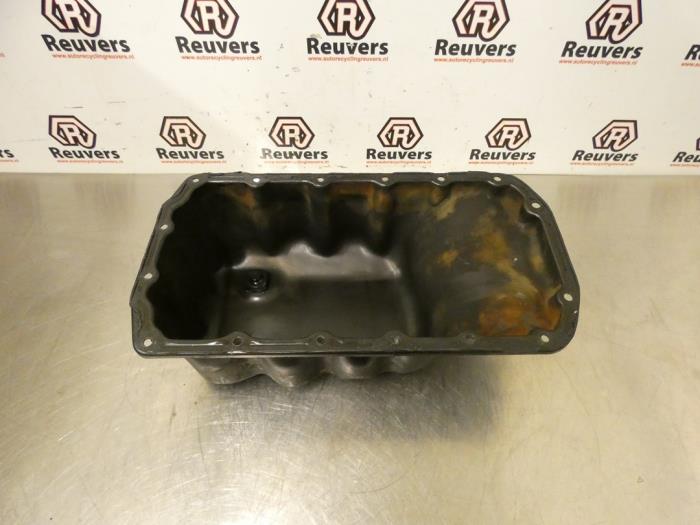 Couvercle carter d'un Peugeot 3008 I (0U/HU) 1.6 16V THP 155 2010