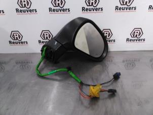 Used Wing mirror, right Peugeot 308 (4A/C) 1.6 VTI 16V Price € 50,00 Margin scheme offered by Autorecycling Reuvers B.V.