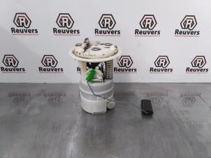 Used Electric fuel pump Peugeot 308 (4A/C) 1.6 VTI 16V Price € 35,00 Margin scheme offered by Autorecycling Reuvers B.V.