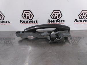 Used Rear door handle 4-door, right Peugeot 308 (4A/C) 1.6 VTI 16V Price € 20,00 Margin scheme offered by Autorecycling Reuvers B.V.