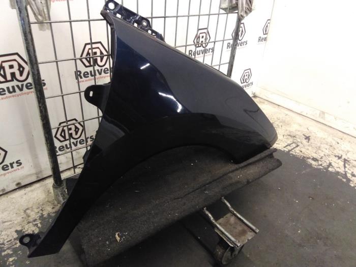Front wing, right from a Peugeot 3008 I (0U/HU) 1.6 VTI 16V 2010