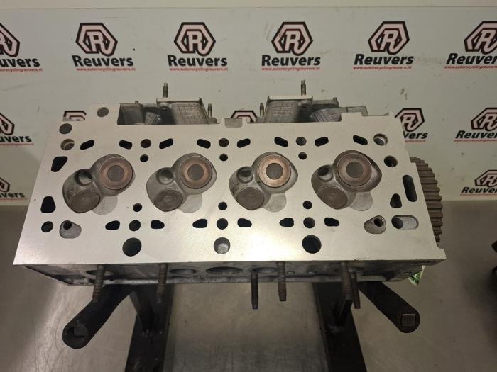 Usagé Culasse Peugeot 106 II 1.0 Prix € 225,00 Règlement à la marge proposé par Autorecycling Reuvers B.V.