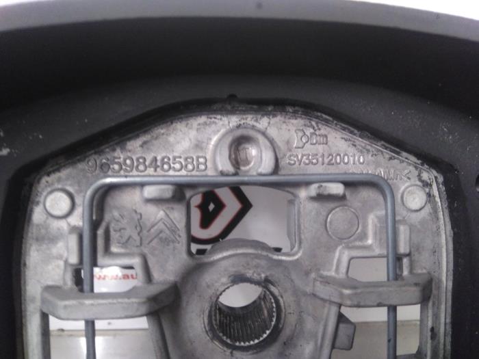 Steering wheel from a Peugeot 3008 I (0U/HU) 1.6 VTI 16V 2010