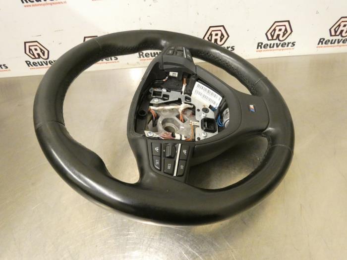 Steering wheel from a BMW 7 serie (F01/02/03/04) Active Hybrid V8 32V 2010