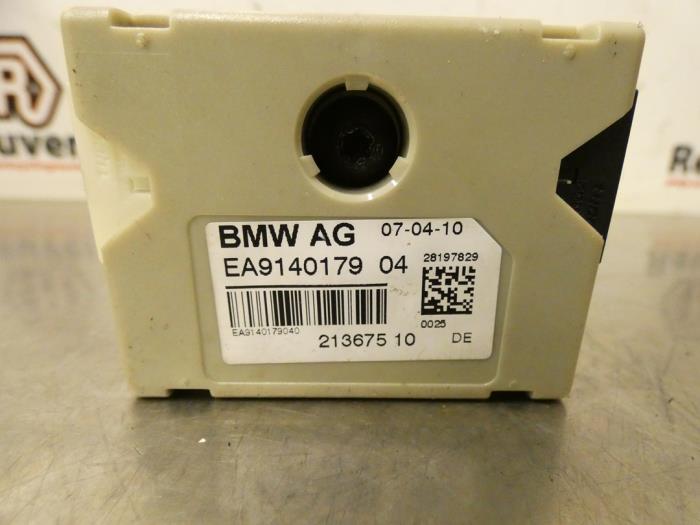Antenne amplificateur d'un BMW 7 serie (F01/02/03/04) Active Hybrid V8 32V 2010