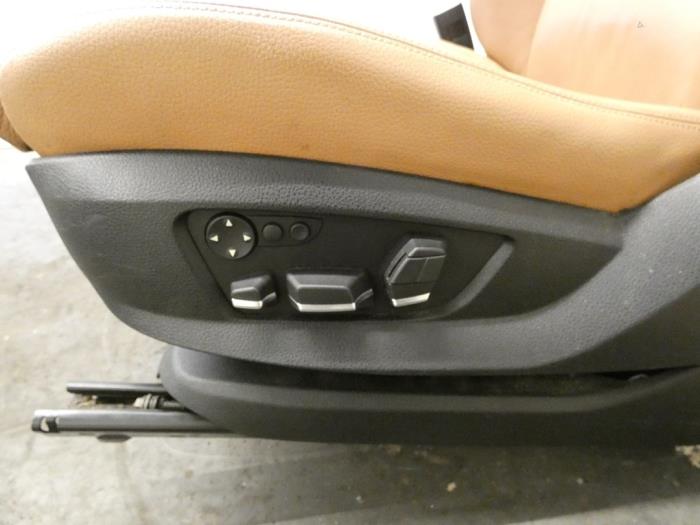 Siège avant gauche d'un BMW 7 serie (F01/02/03/04) Active Hybrid V8 32V 2010